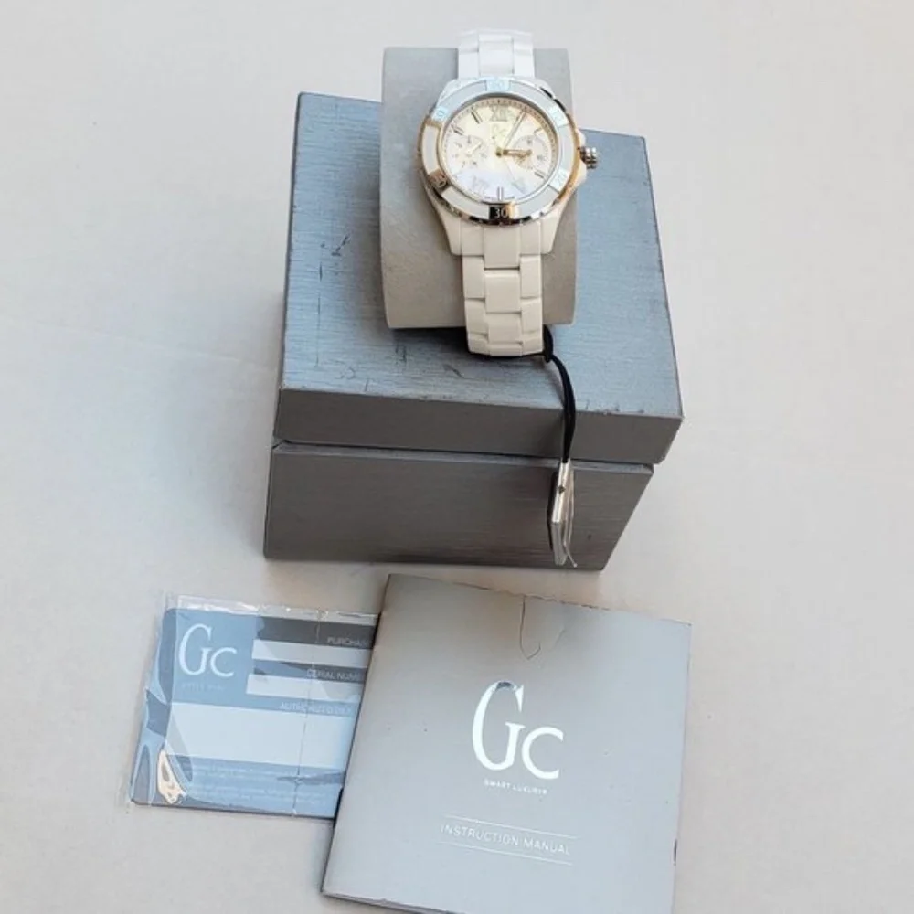 New GUESS COLLECTION White Sapphire Crystal Watch